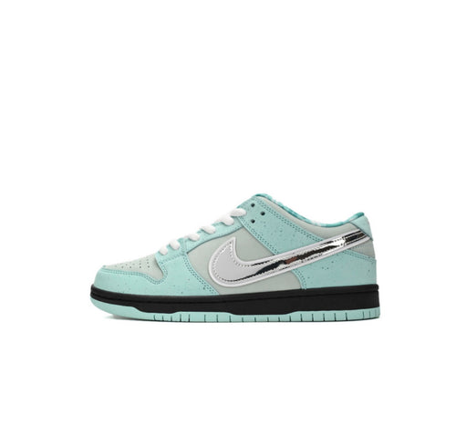 CONCEPTS × Nike Dunk SB Low Lobster